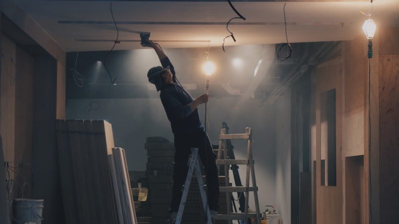 Les essentiels électriques pour rénover une maison ancienne