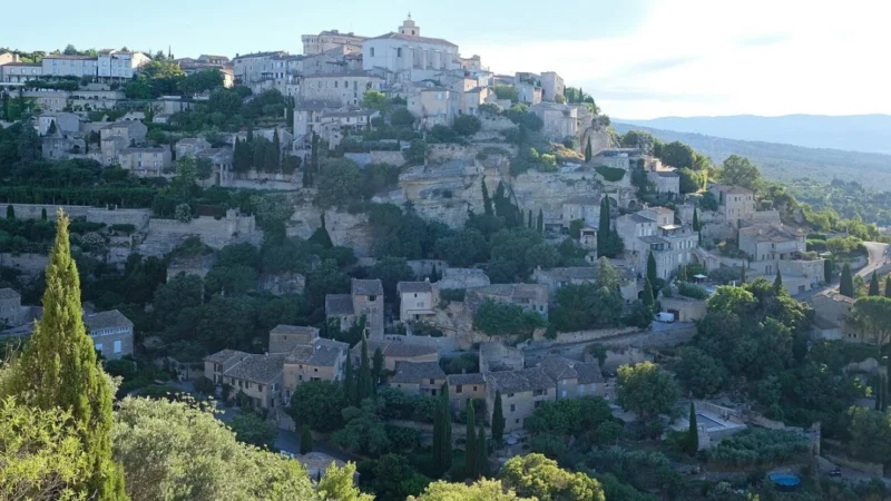 Gordes, Roussillon ou Lourmarin : quel village du Luberon pour un premier week-end ?